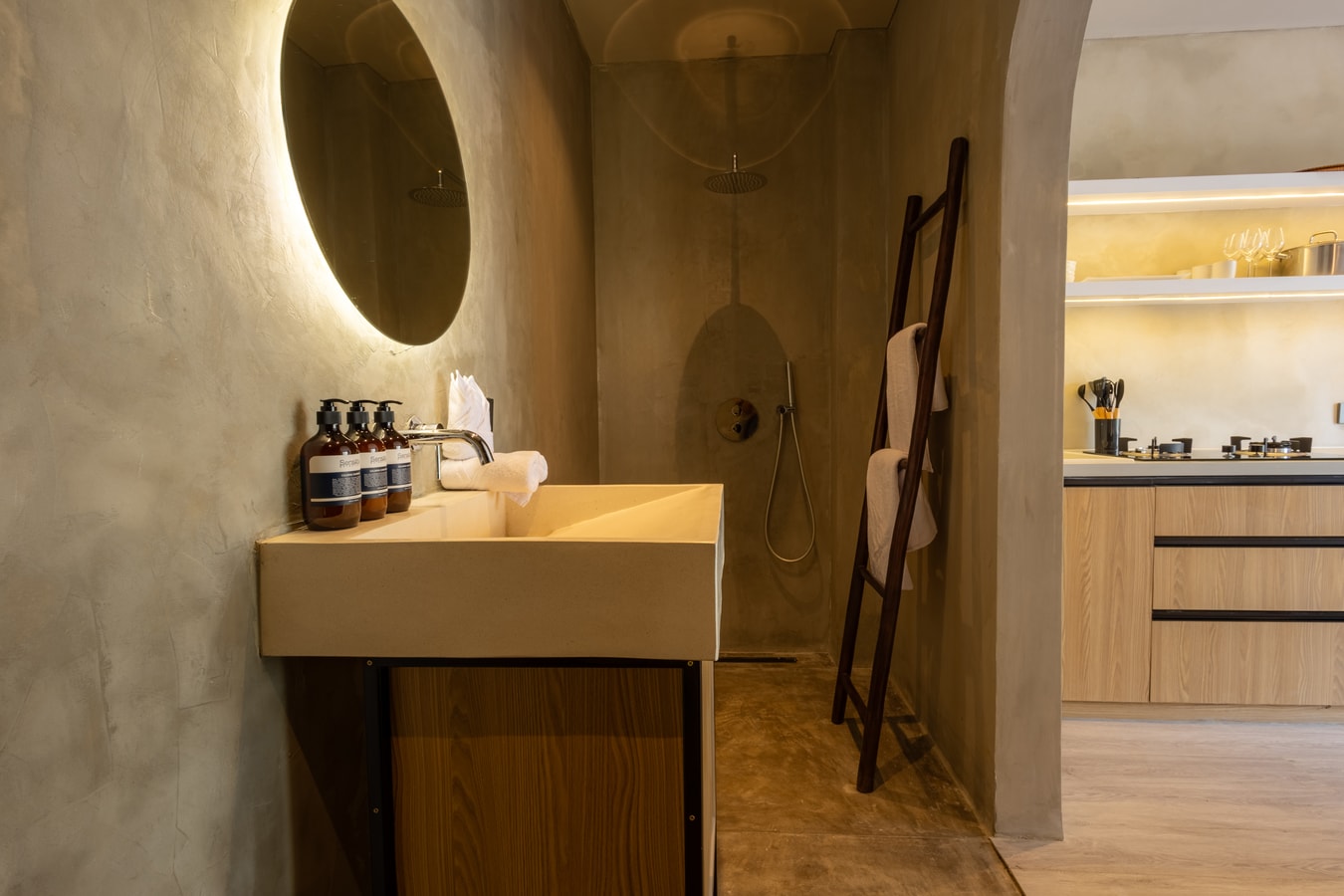 Sleek 1BR Studio with Pool | 10 Mins to Ridge Walk - Ubud, Bali — image 9
