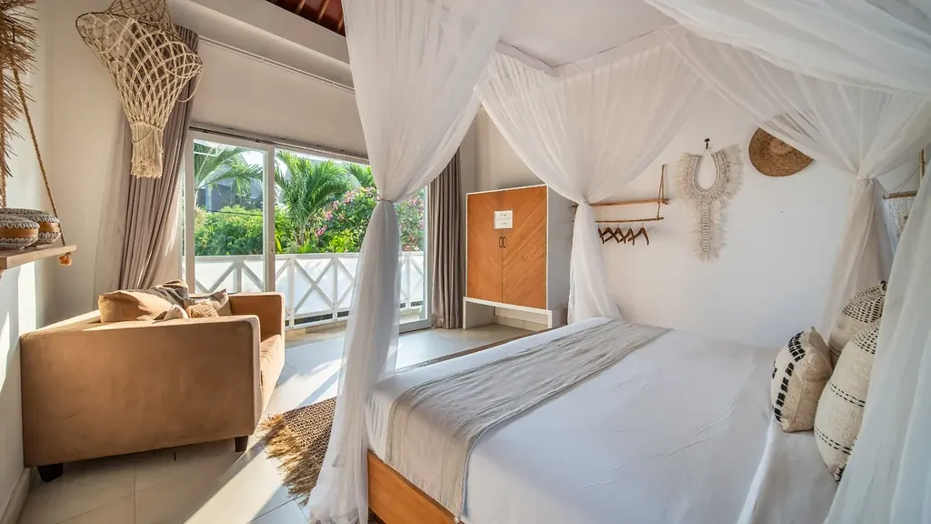 6 BR Infinity-Pool Family Villa Canggu — 6BR Villa Rental in Canggu — image 18