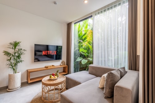 1BR Canggu Suite - Rooftop Gym, Pool & Sauna in Canggu, Bali — image 1