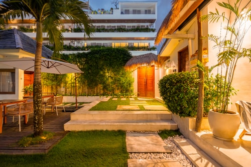 Stylish 1BR Apartment in Canggu | Balcony & Pool Access - Canggu, Bali — image 14