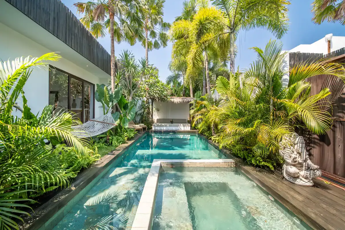 6 BR Group Open-Air Retreat Canggu — 6BR Villa Rental in Canggu — image 5