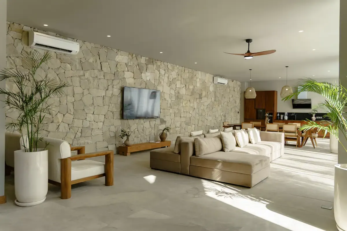 9 BR Walk-to-Beach Pool Estate Canggu — 9BR Estate Rental in Canggu — image 8