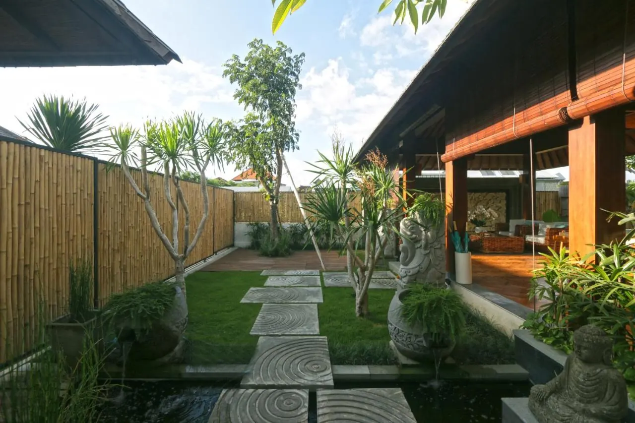 7 BR Tropical Garden Pool Villa Canggu — 7BR Villa Rental in Canggu — image 3