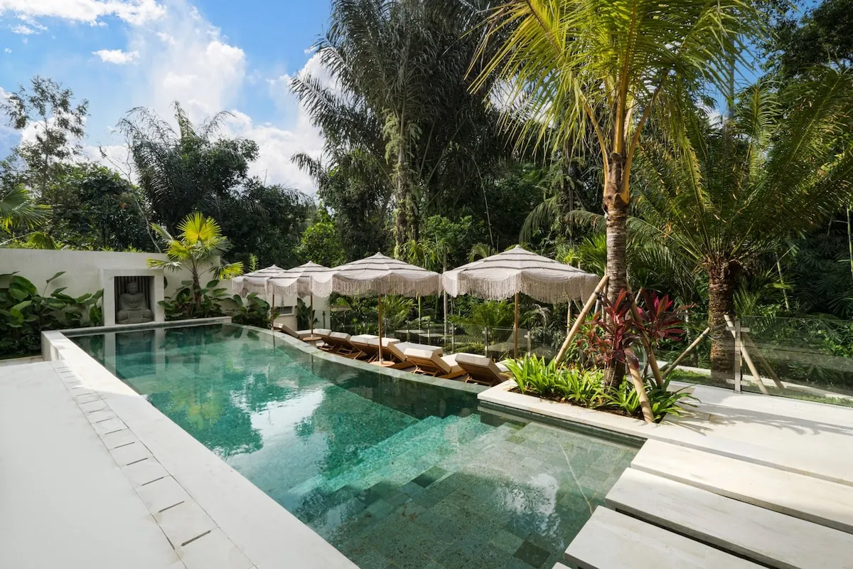 4 BR Tropical-Modern Jungle Retreat Ubud — 4BR Villa Rental in Ubud — image 14