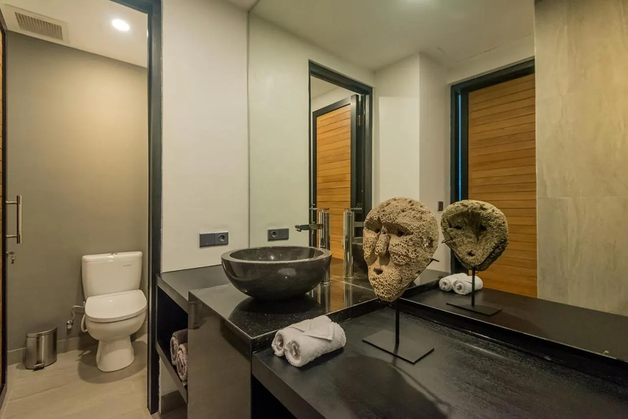 4 BR Glass Rice-Field Villa Ubud — 4BR Villa Rental in Ubud — image 8