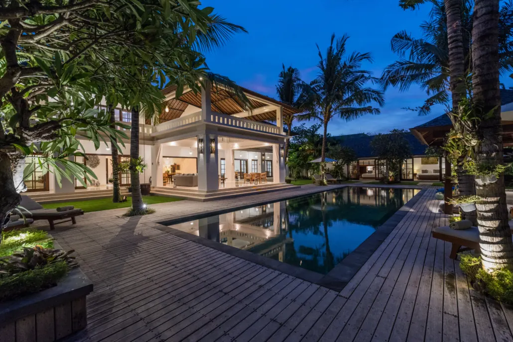 6 BR Architect-Designed Tropical Garden Villa Seminyak — 6BR Villa Rental in Seminyak — image 4