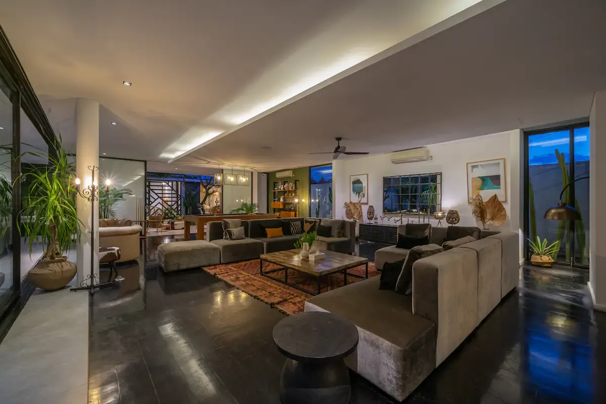 6 BR Bohemian Walk-to-Beach Villa Seminyak — 6BR Villa Rental in Seminyak — image 12