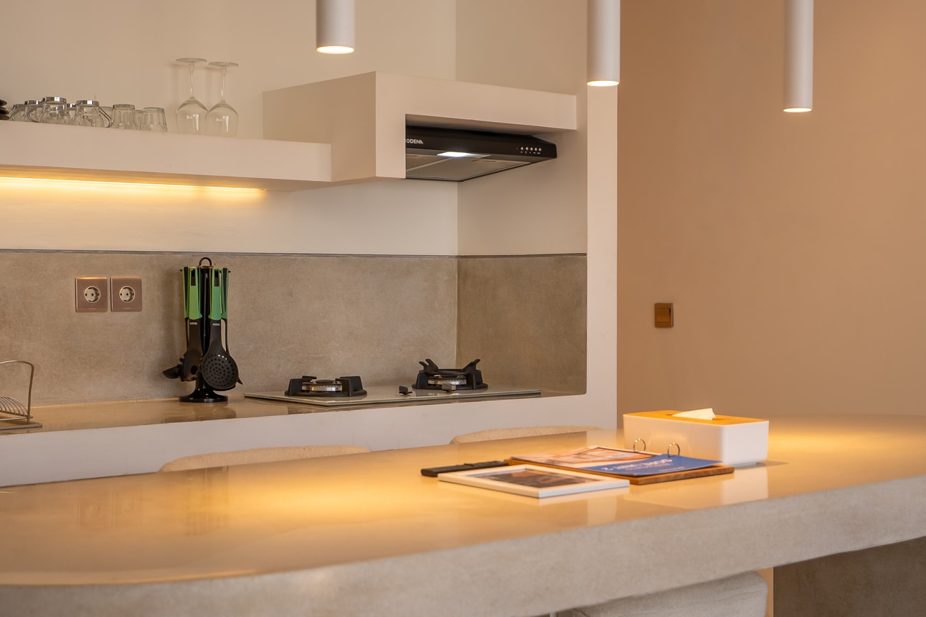 Luxury Designer 1BR Pool Villa near Pererenan Beach - Canggu, Bali — image 5