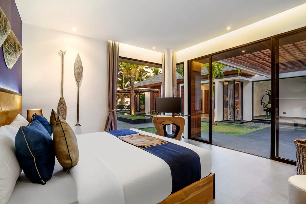 5 BR Tropical-Modern Courtyard Villa Ubud — 5BR Villa Rental in Ubud — image 10