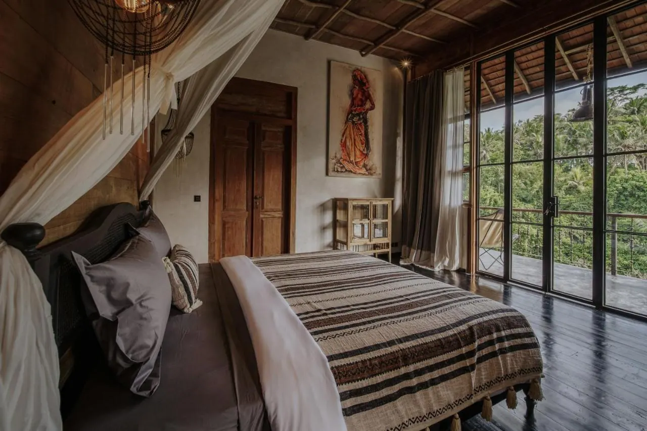 5 BR Rice-Field Garden Retreat Ubud — 5BR Villa Rental in Ubud — image 14