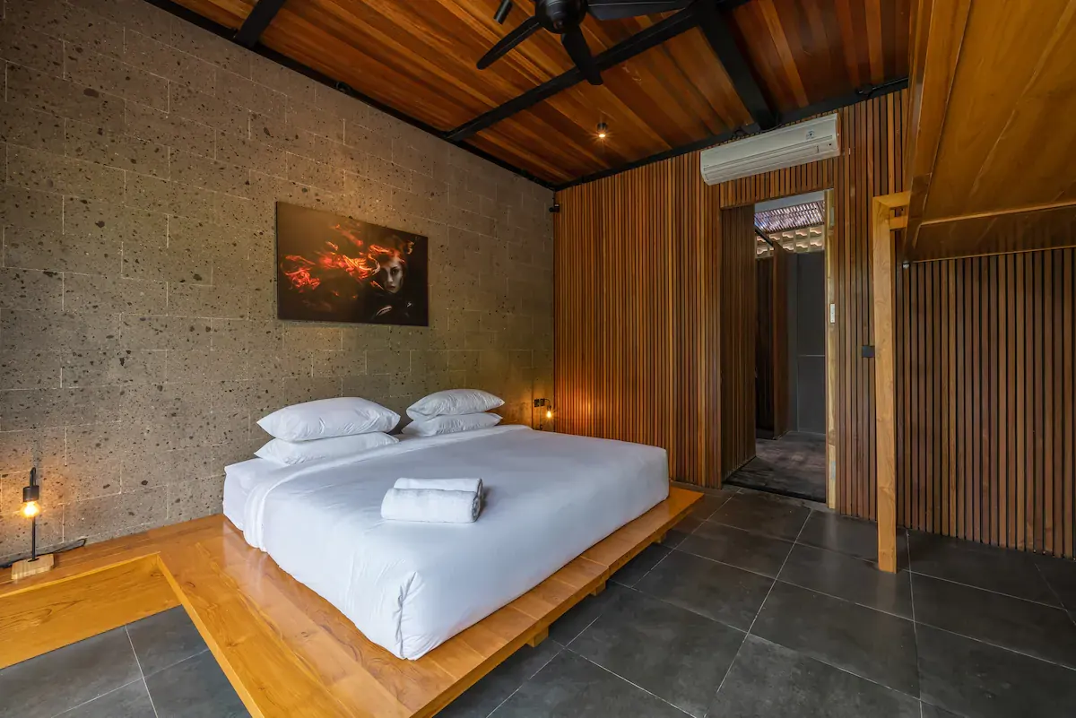 8 BR Wellness Walk-to-Beach Estate Canggu — 8BR Estate Rental in Pererenan — image 11