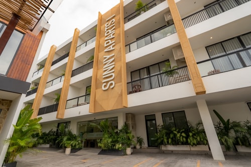 SB 203 - 1BR Pool Suite, Near Batu Belig Beach - Canggu, Bali — image 8