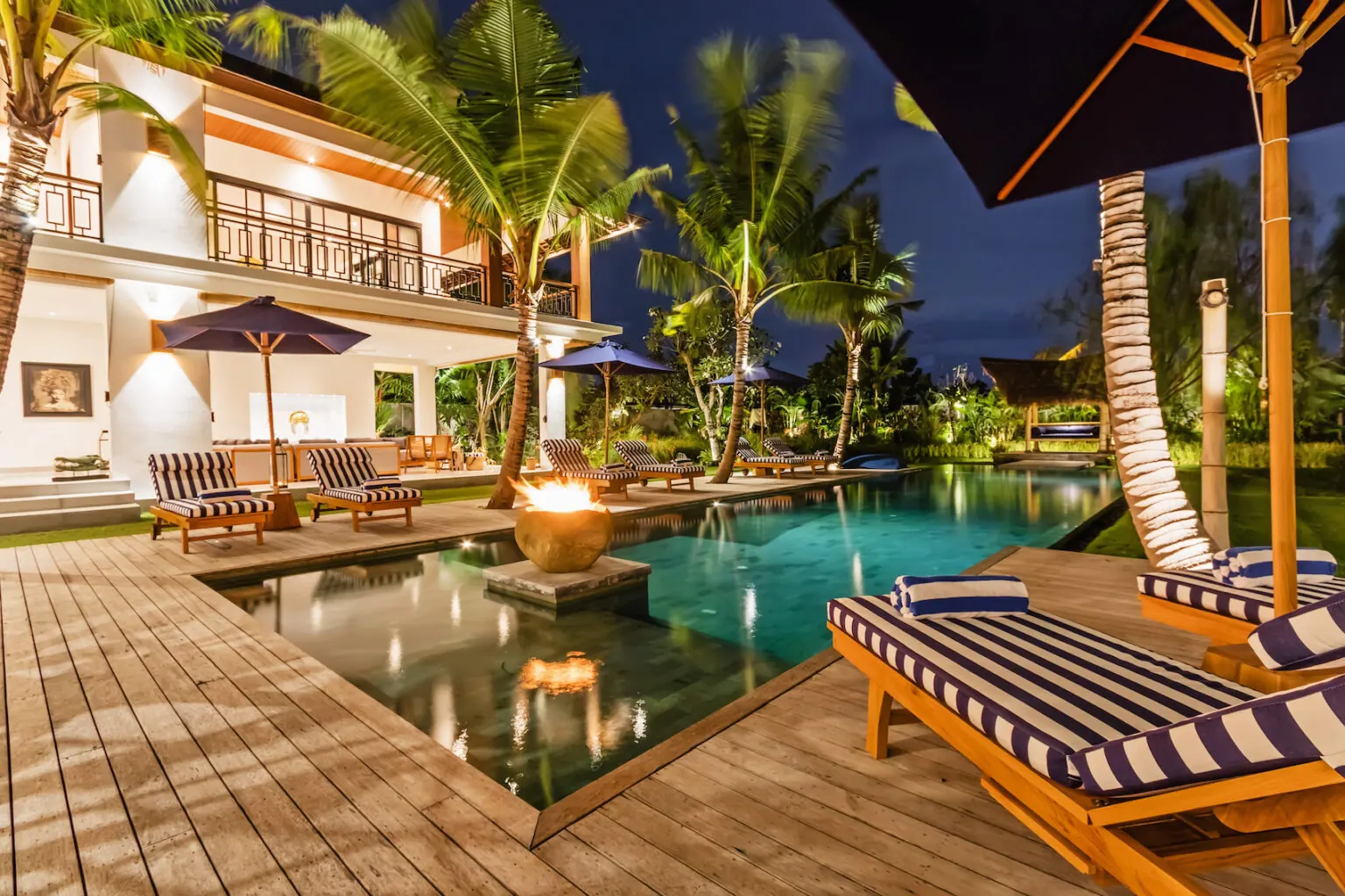 6 BR Architect-Designed Tropical Garden Villa Canggu — 6BR Villa Rental in Canggu — image 16