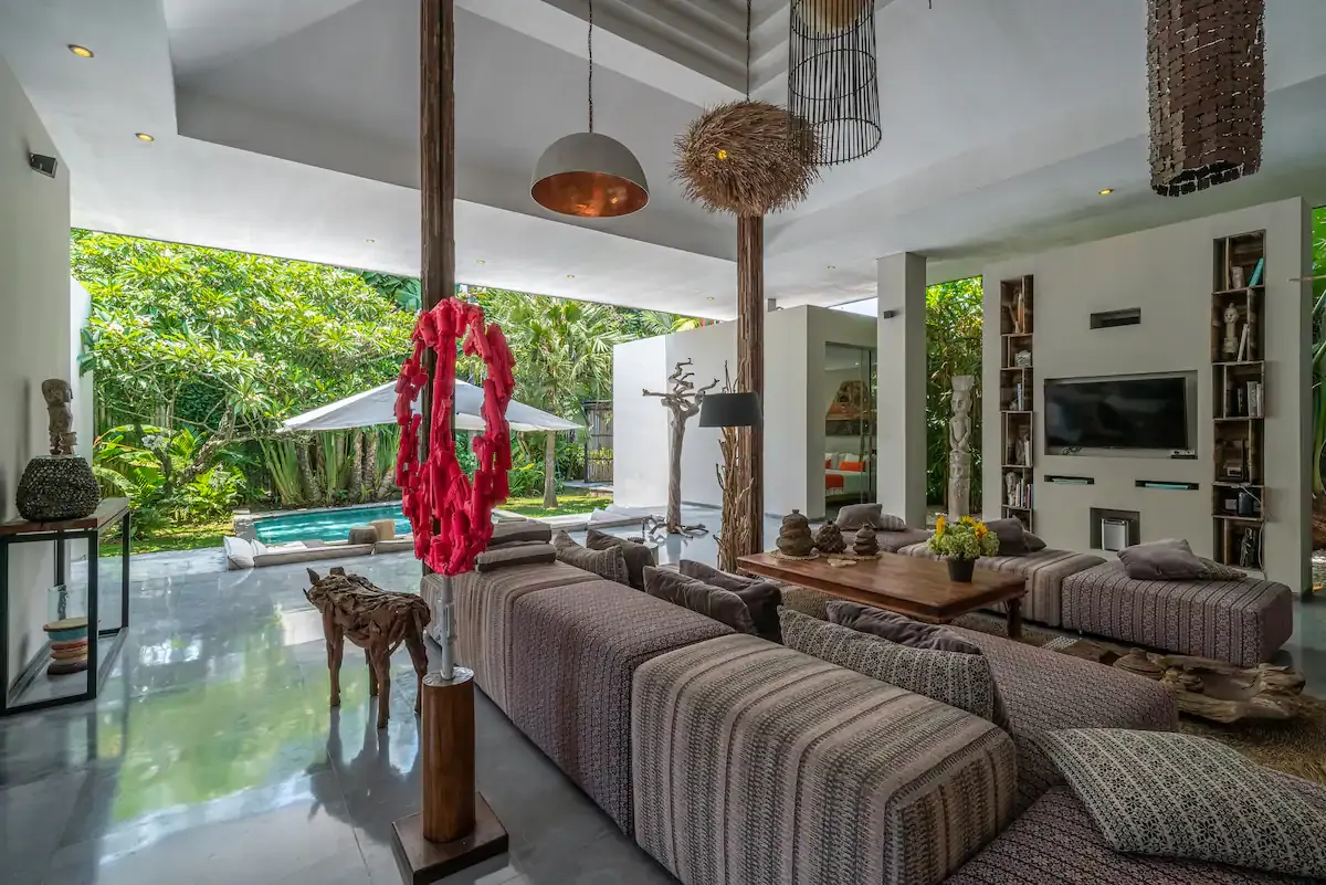 4 BR Open-Air Family Villa Canggu — 4BR Villa Rental in Canggu — image 11