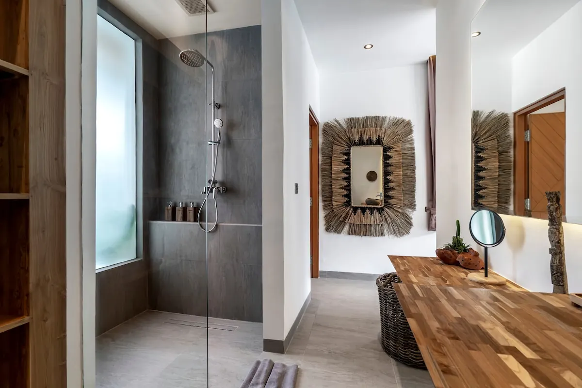 10 BR Tropical-Modern Infinity-Pool Estate Ubud — 10BR Estate Rental in Ubud — image 17