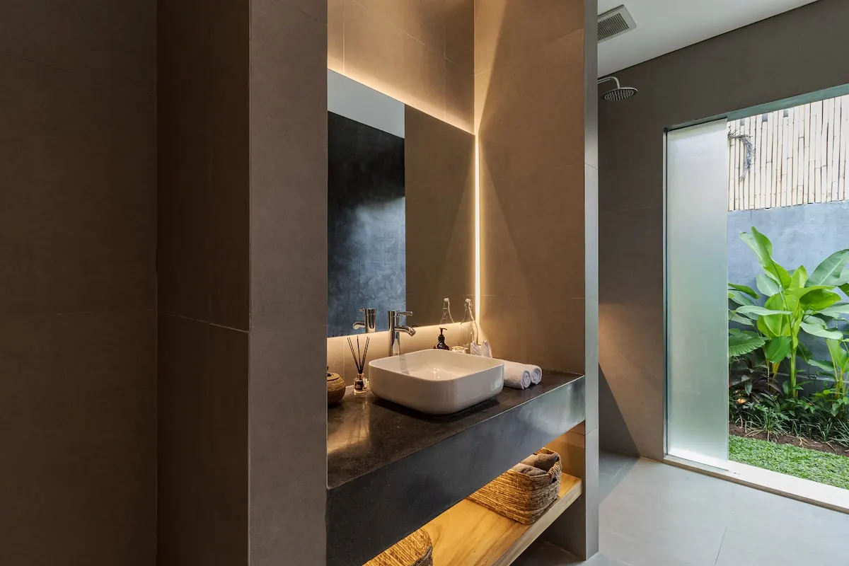 6 BR Tropical-Modern Glass Villa Ubud — 6BR Villa Rental in Ubud — image 14