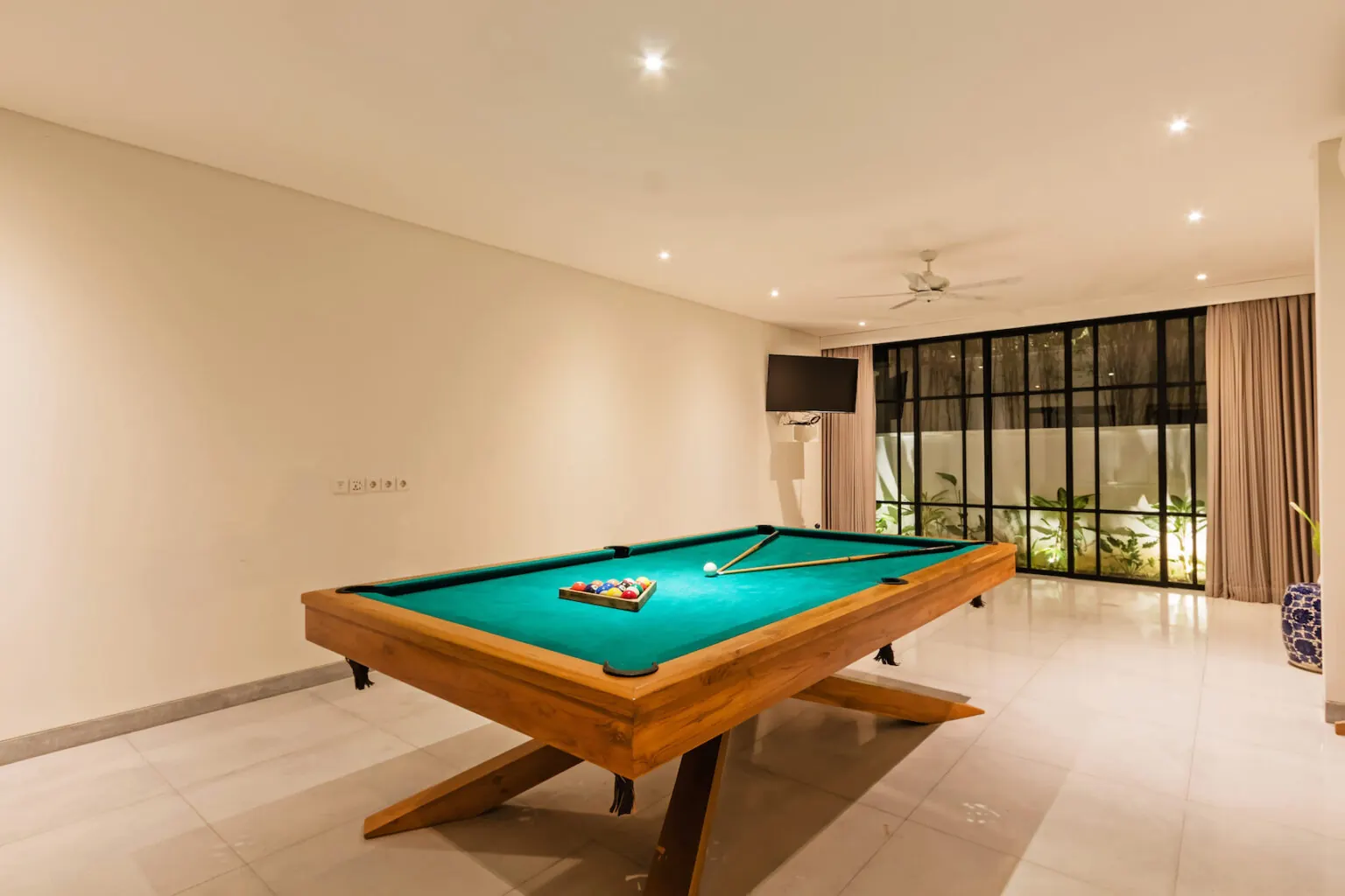 6 BR Architect-Designed Tropical Garden Villa Canggu — 6BR Villa Rental in Canggu — image 2
