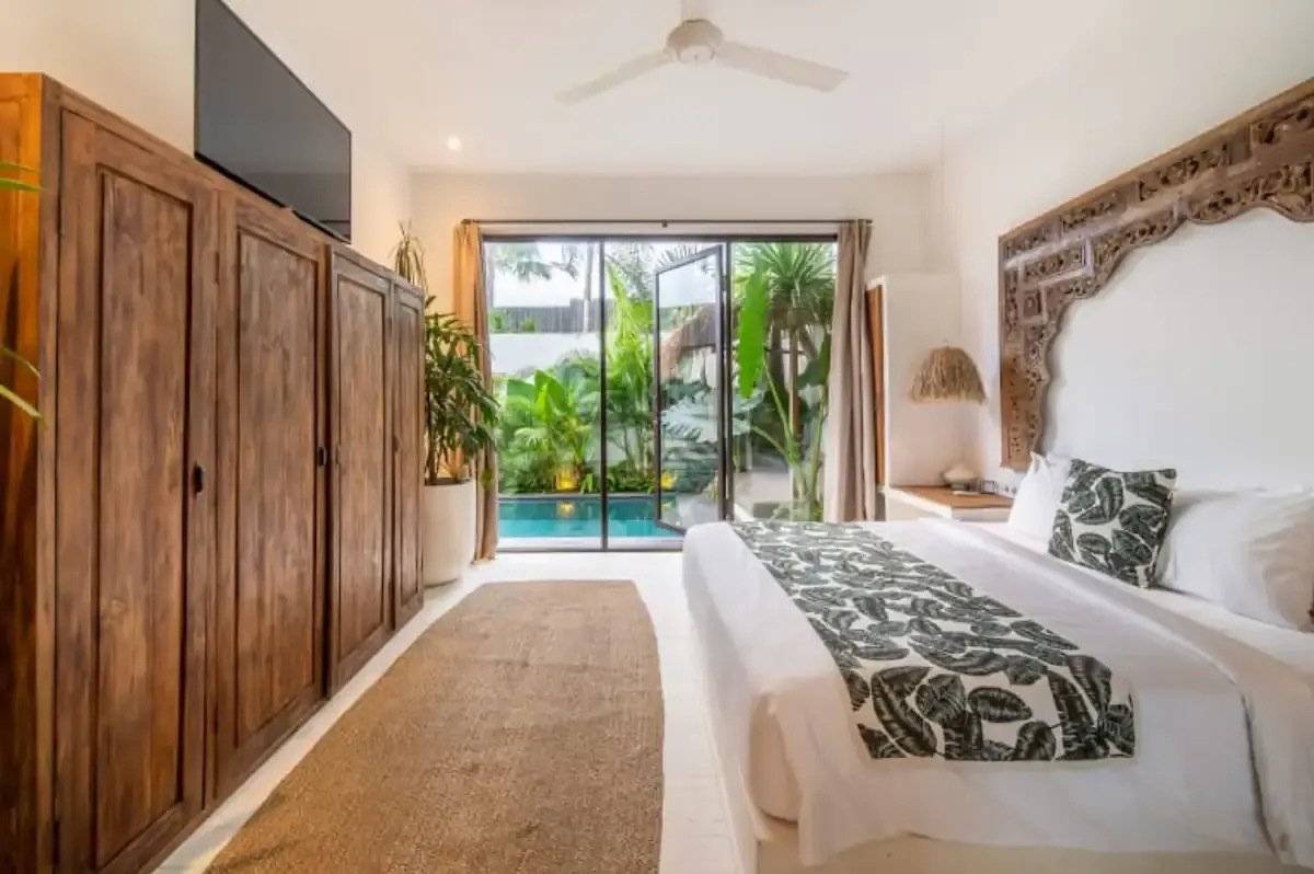 6 BR Group Open-Air Retreat Canggu — 6BR Villa Rental in Canggu — image 17