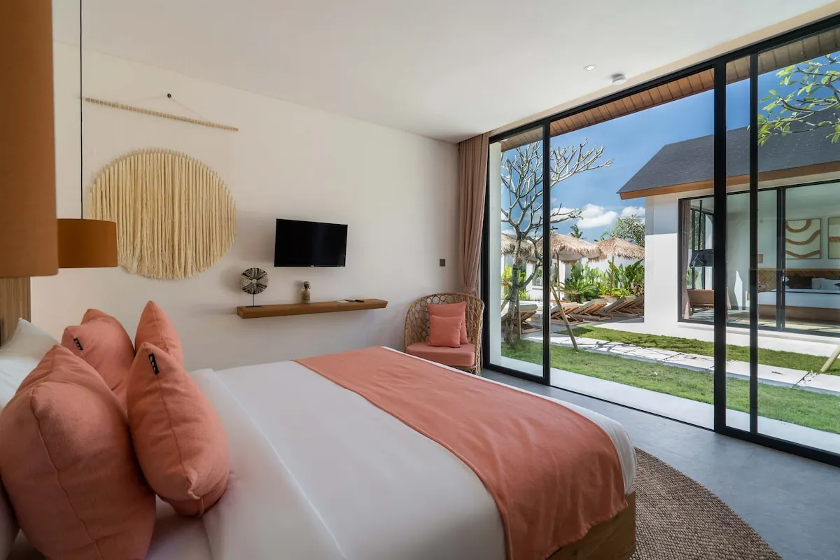 3 BR Rice-Field Tropical-Modern Villa Ubud — 3BR Villa Rental in Ubud — image 15