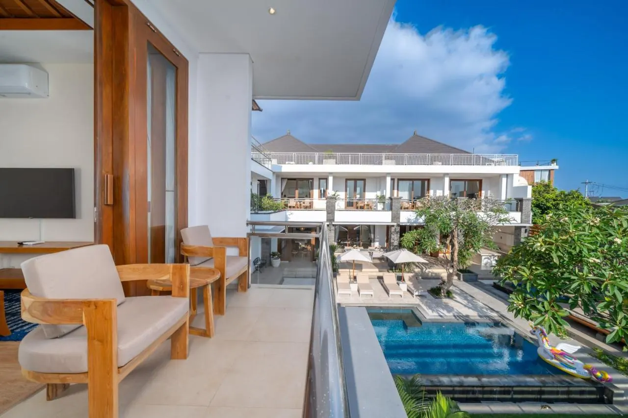 7 BR Tropical Garden Pavilion Villa Canggu — 7BR Villa Rental in Canggu — image 4