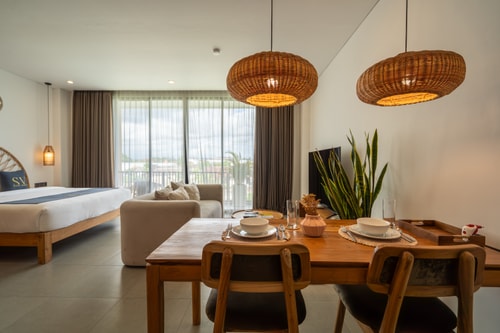 SB 205 - 1BR Pool Suite, Near Batu Belig Beach - Canggu, Bali — image 8