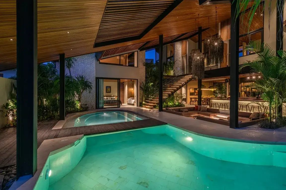 6 BR Modern Cinema Villa Canggu — 6BR Villa Rental in Canggu — image 4