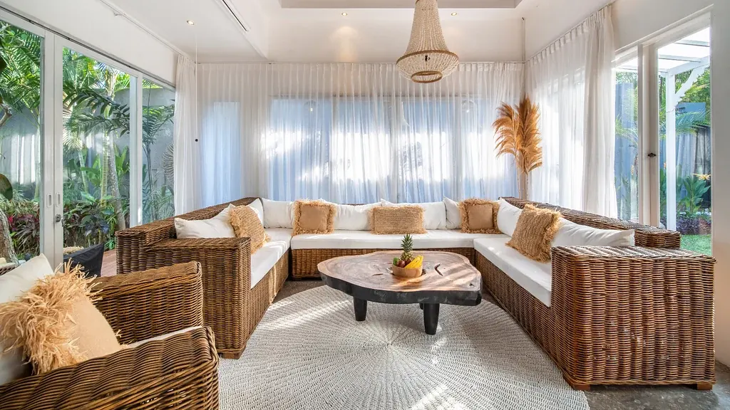 6 BR Infinity-Pool Family Villa Canggu — 6BR Villa Rental in Canggu — image 3