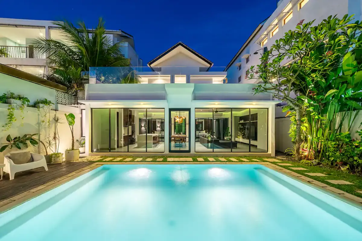 3 BR Walk-to-Beach Tropical-Modern Villa Canggu — 3BR Villa Rental in Canggu