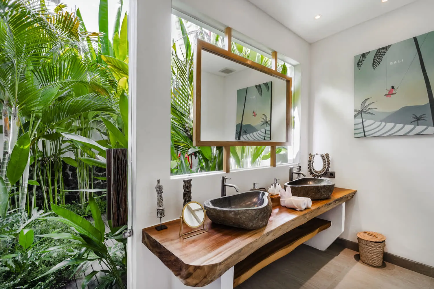 7 BR Tropical-Modern Infinity-Pool Villa Ubud — 7BR Villa Rental in Ubud — image 4