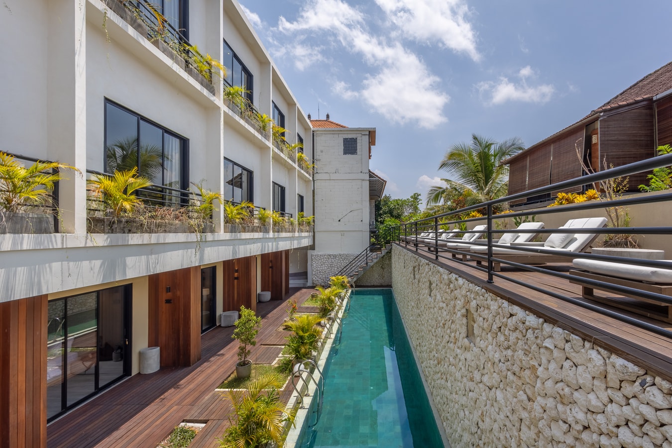 Sleek Ubud 1BR Loft near Palace & Ridge Walk - Ubud, Bali — image 13