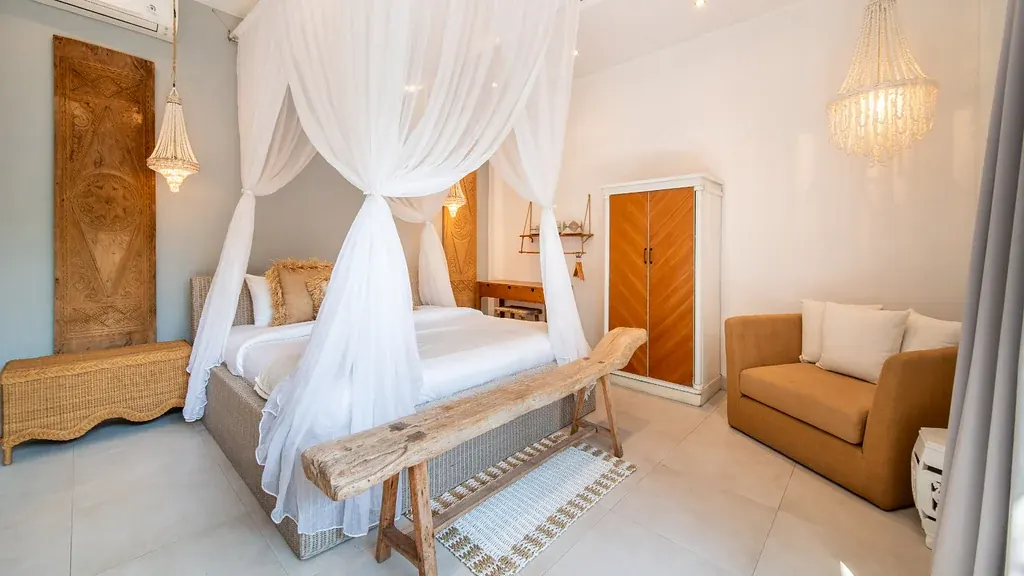 6 BR Infinity-Pool Family Villa Canggu — 6BR Villa Rental in Canggu — image 10