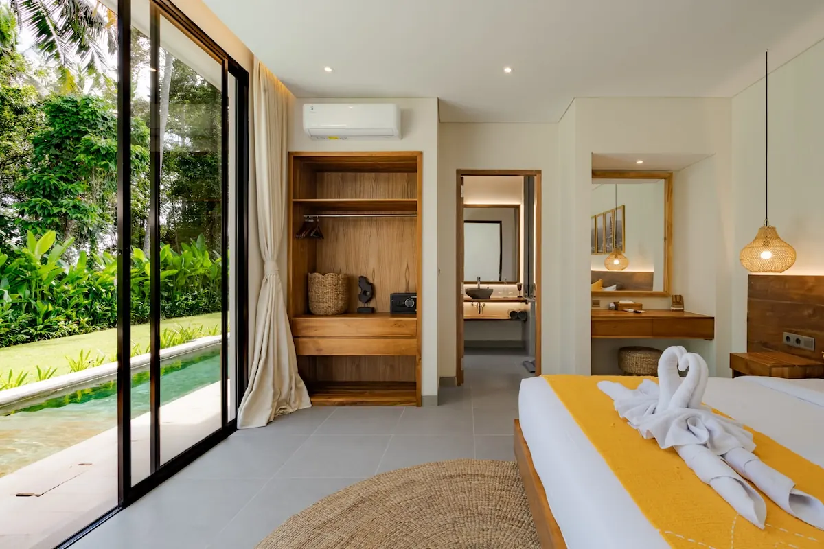 4 BR Jungle Infinity-Pool Villa Ubud — 4BR Villa Rental in Ubud — image 16