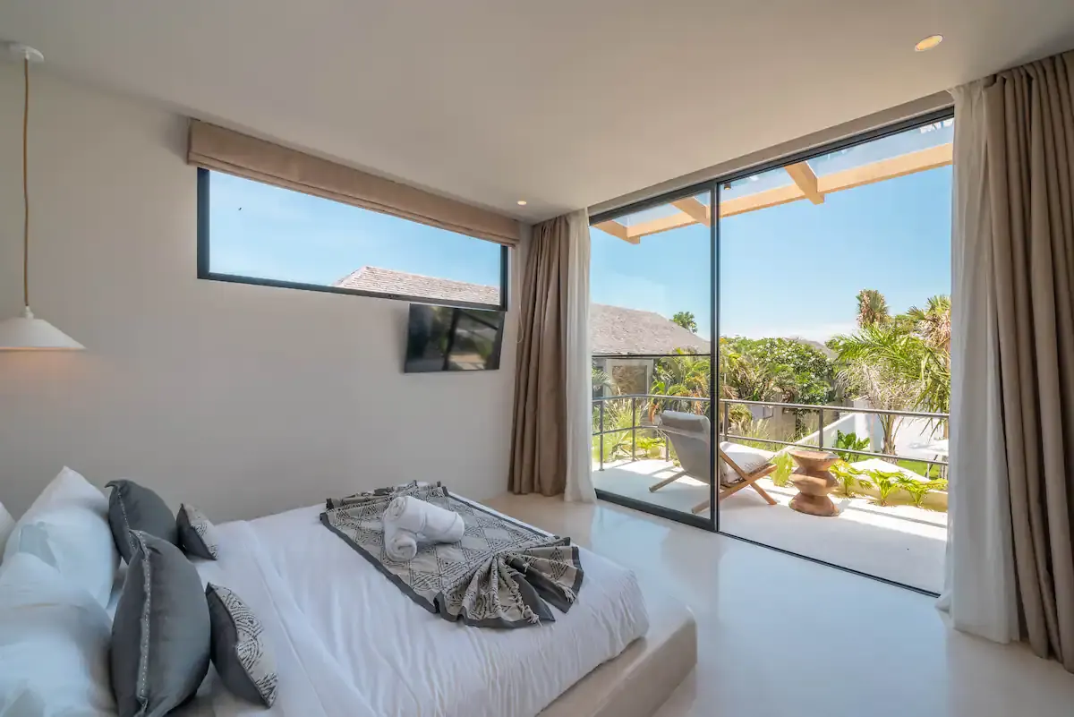 4 BR Tropical-Modern Walk-to-Beach Villa Canggu — 4BR Villa Rental in Canggu — image 11