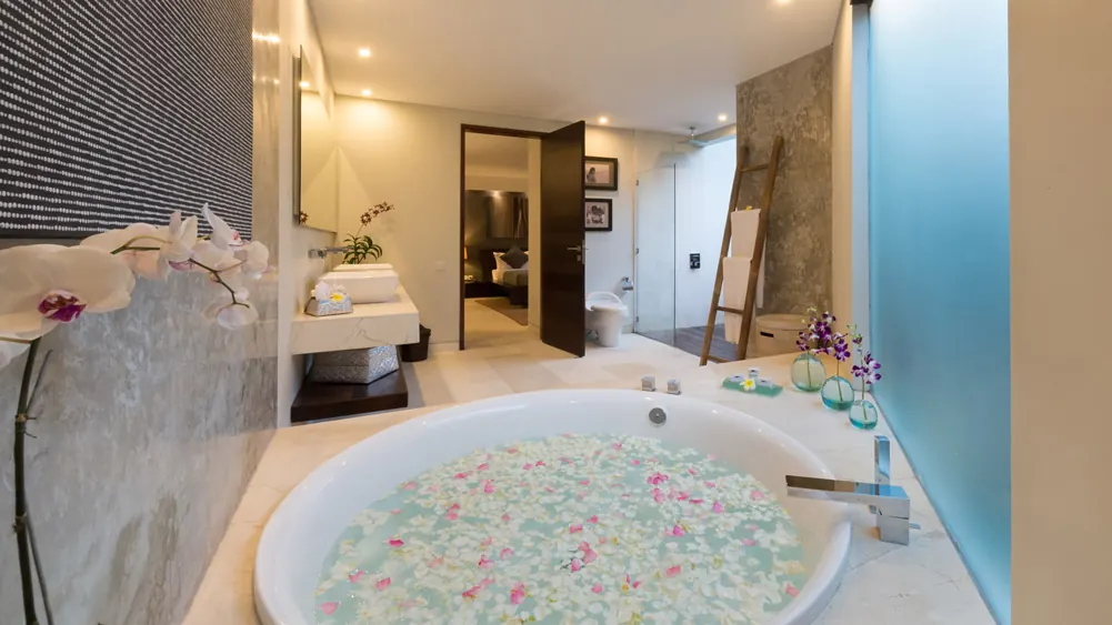 4 BR Architect-Designed Tropical Garden Villa Seminyak — 4BR Villa Rental in Seminyak — image 5