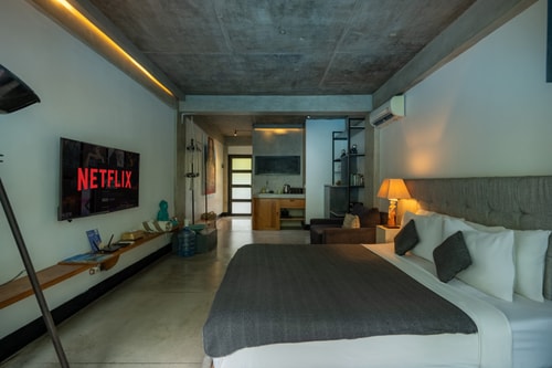 Seminyak Suite 1BR - Swimming Pool, Near Beach, Shops & Cafes - Seminyak, Bali — image 10