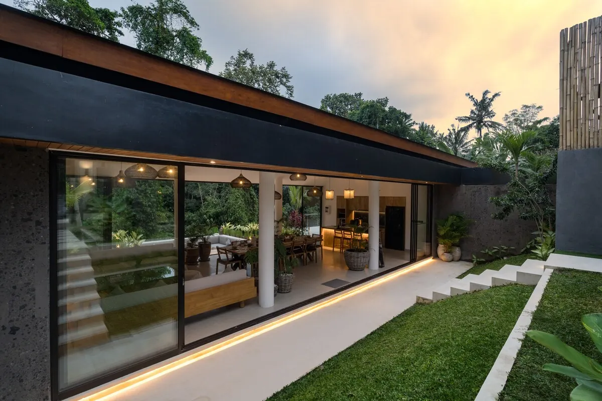6 BR Stone Jungle-View Retreat Ubud — 6BR Villa Rental in Ubud — image 4