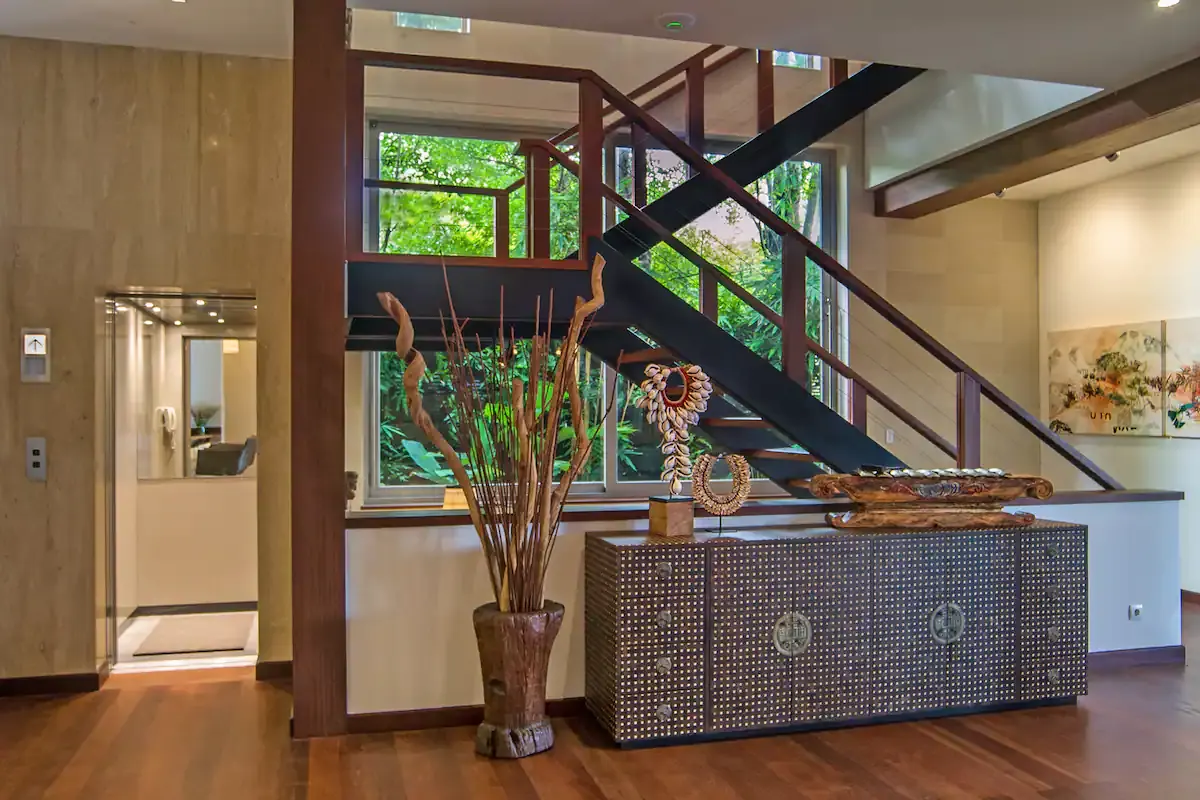 4 BR Clifftop Surfside Villa Uluwatu — 4BR Villa Rental in Uluwatu — image 17