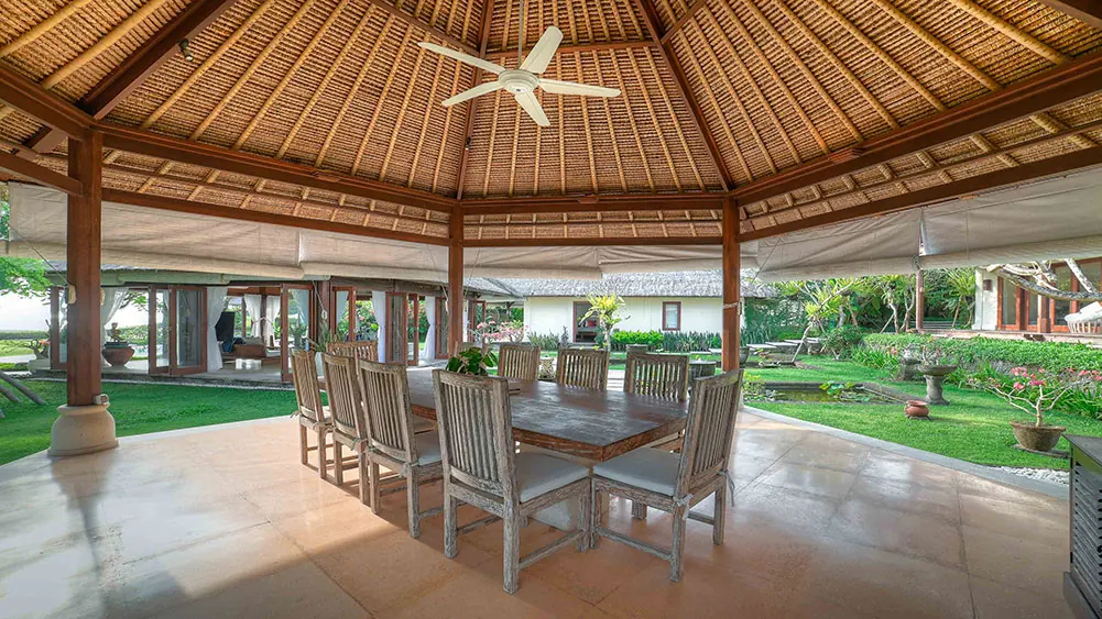 4 BR Beachfront Balinese Villa Canggu — 4BR Villa Rental in Seseh — image 13