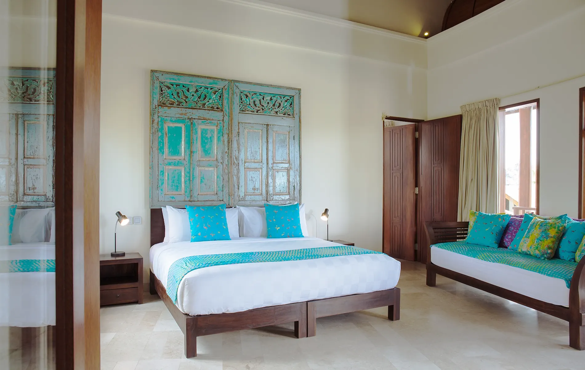 5 BR Tropical-Modern Garden Villa Seminyak — 5BR Villa Rental in Seminyak — image 10