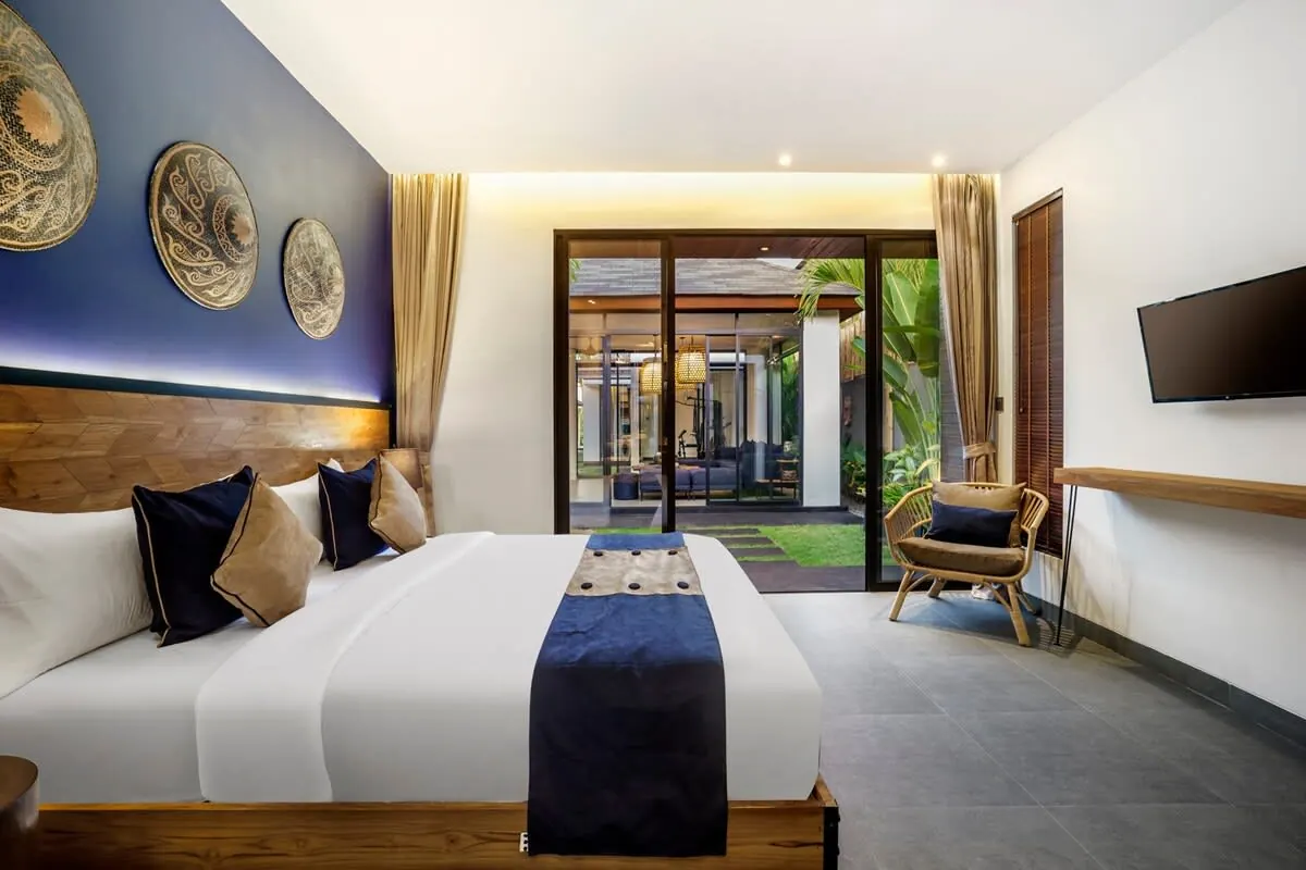 5 BR Tropical-Modern Courtyard Villa Ubud — 5BR Villa Rental in Ubud — image 11