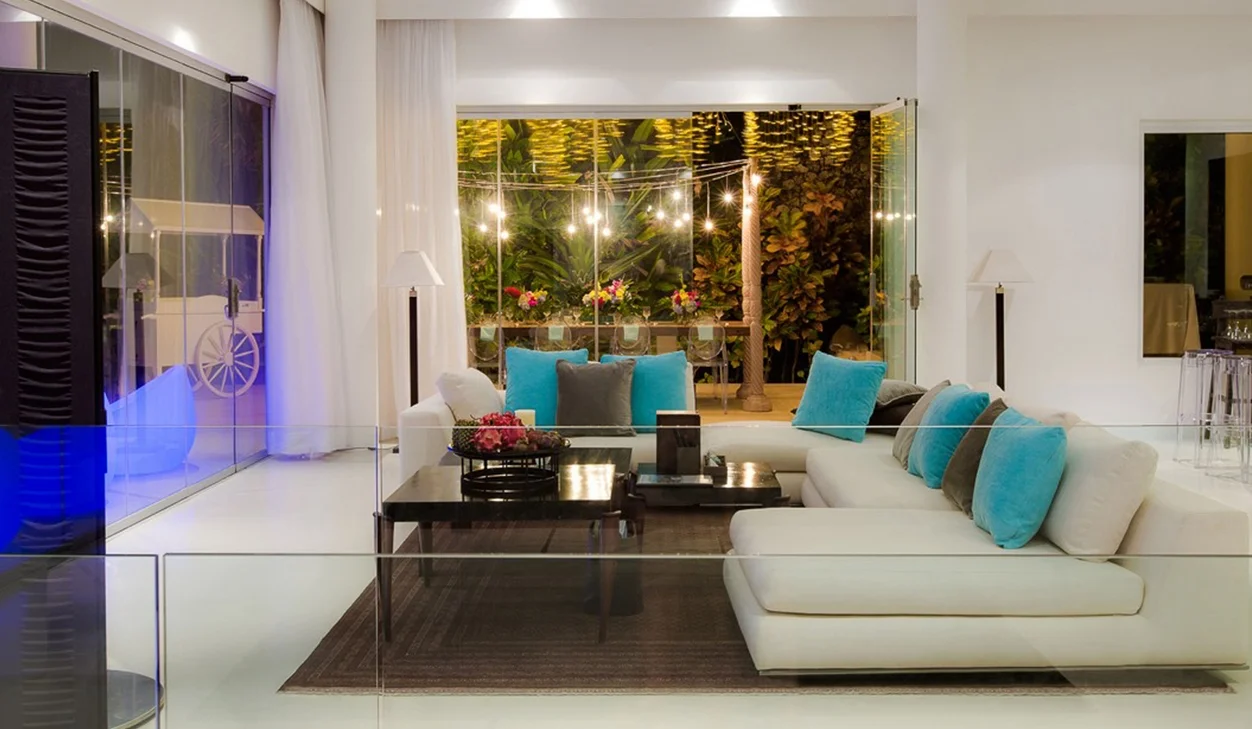 A majestic 5-bedroom cliffside Villa Uluwatu — image 16
