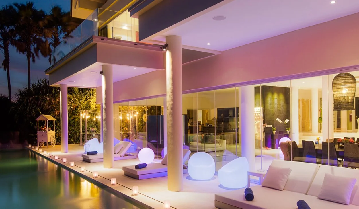 A majestic 5-bedroom cliffside Villa Uluwatu — image 13