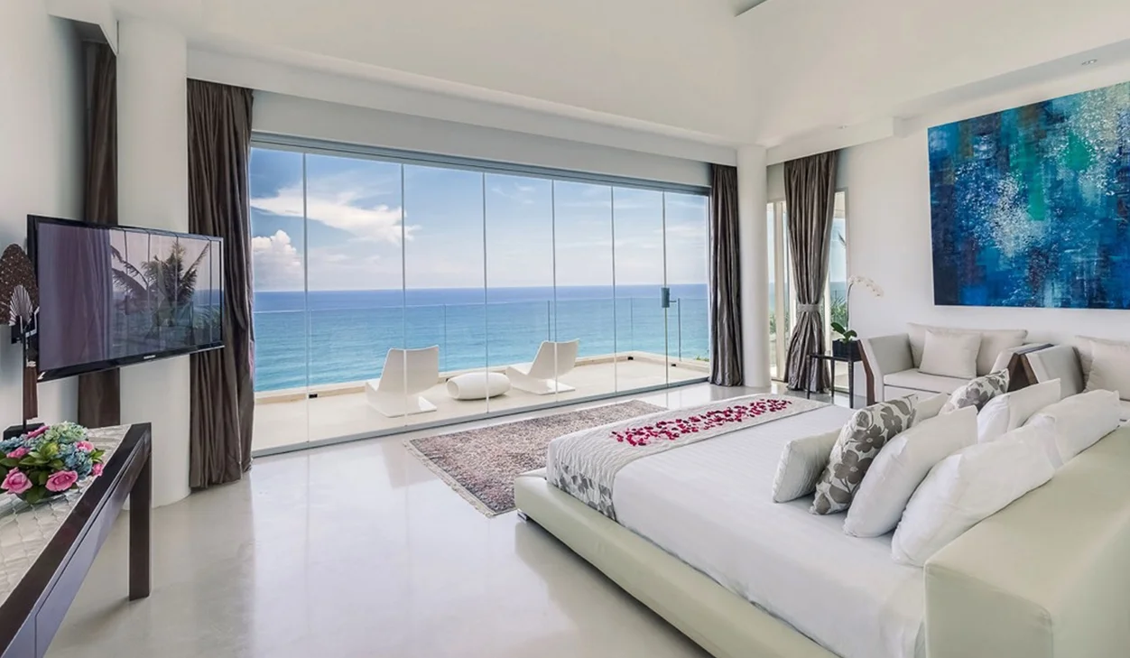 A majestic 5-bedroom cliffside Villa Uluwatu — image 9