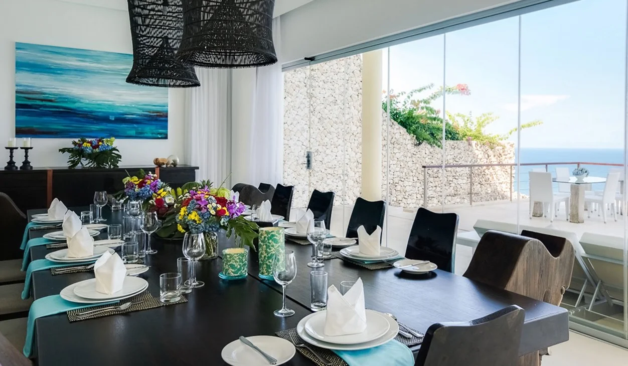 A majestic 5-bedroom cliffside Villa Uluwatu — image 18