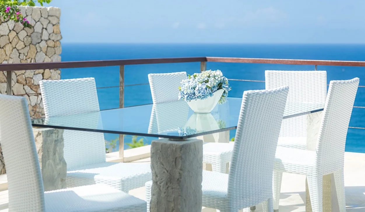 A majestic 5-bedroom cliffside Villa Uluwatu — image 4