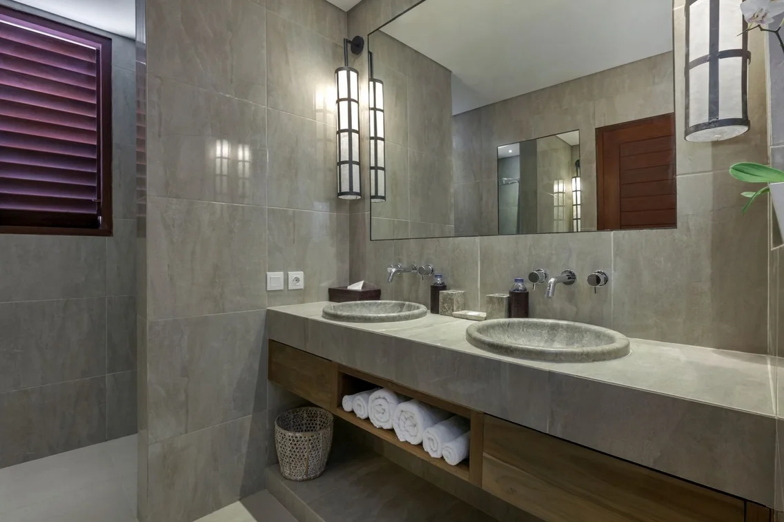 6BR Private Villa in Central Seminyak – Walk to Eat Street, 12m Pool, Breakfast Included – BVI10009 — image 10