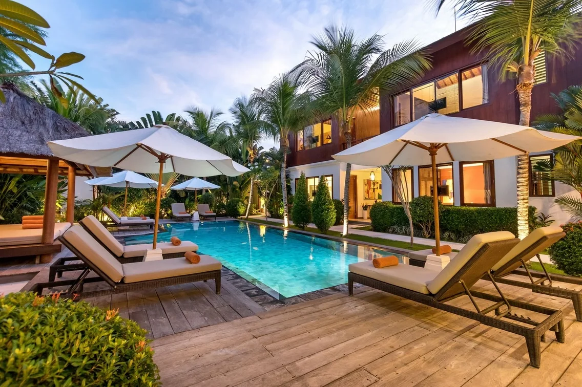 6BR Private Villa in Central Seminyak – Walk to Eat Street, 12m Pool, Breakfast Included – BVI10009 — image 8