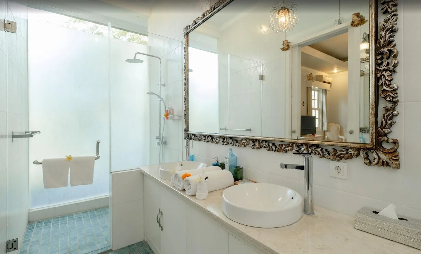 Stylish 6BR Villa Pool in Central Seminyak — image 12