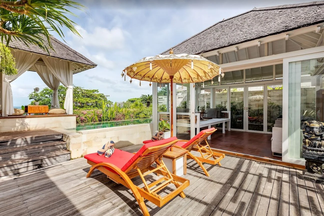 Beachfront 1-Bedroom Villa with Infinity Pool – Batu Belig, Seminyak — image 11