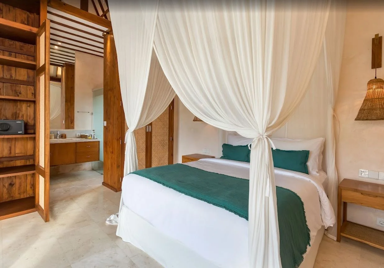 Tranquil 4-Bedroom Villa in Kerobokan — Your Private Island Getaway Awaits — image 16